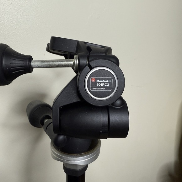 Manfrotto 190XPROB Pro Alu Tripod Black with 804RC2 Pan Tilt Head - Picture 3 of 7